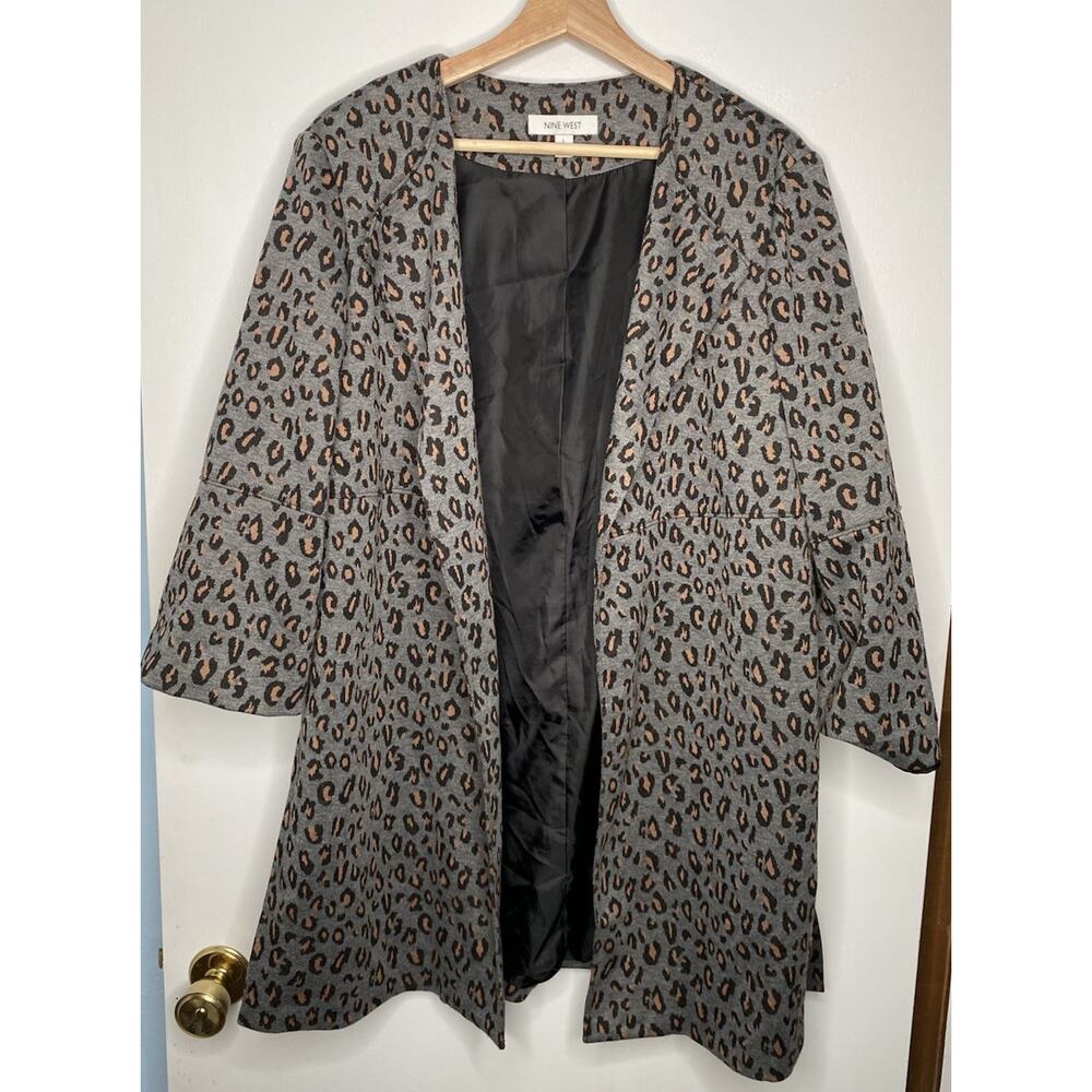 NINE WEST LEOPARD PRINT LONG BLAZER – WOMEN’S SIZE LARGE (GRAY)